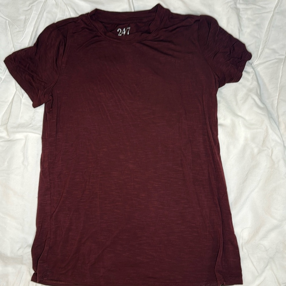 24/7 tee from Maurice’s. Size S